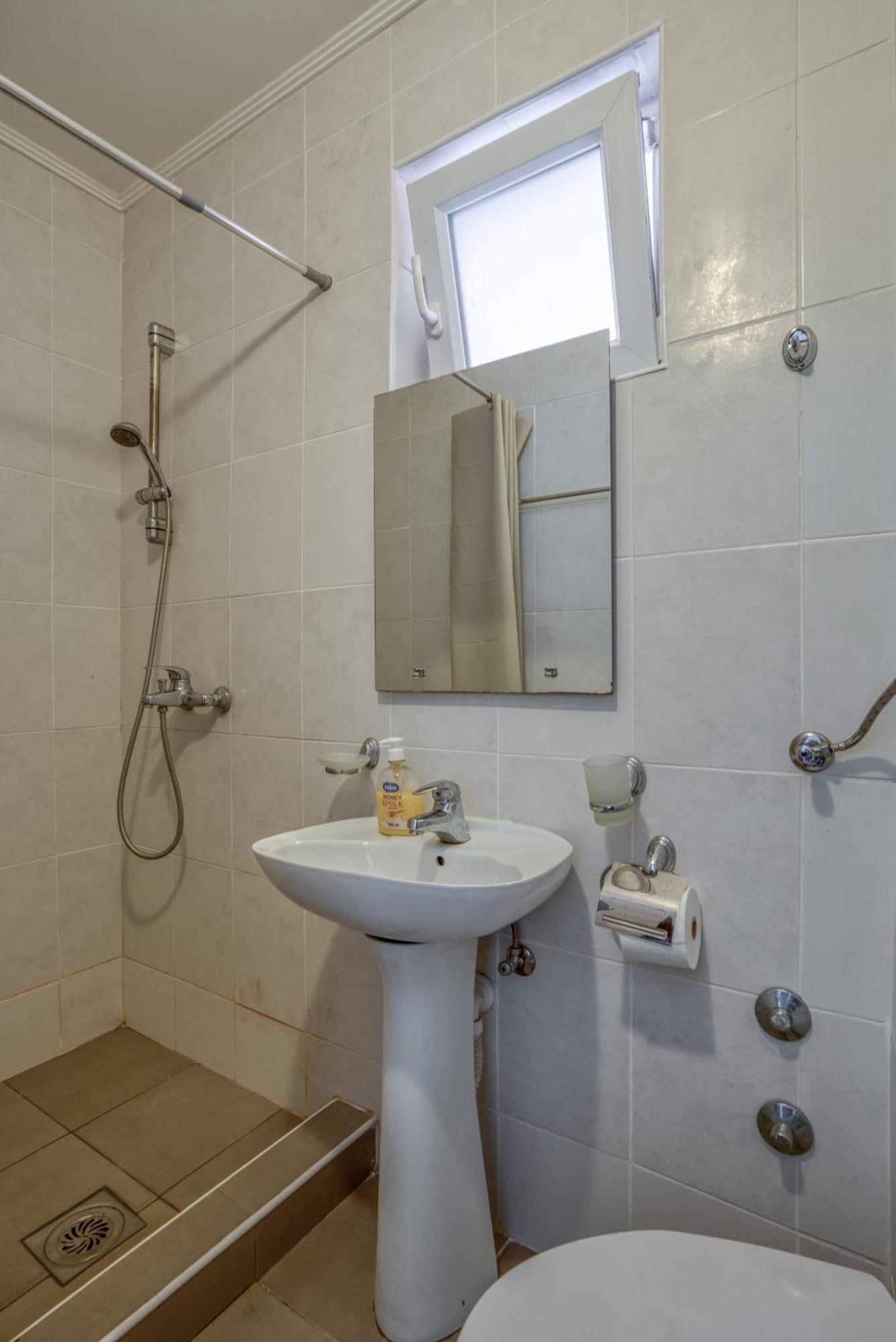 Snezna Kraljica Apartment Sutomore Bagian luar foto