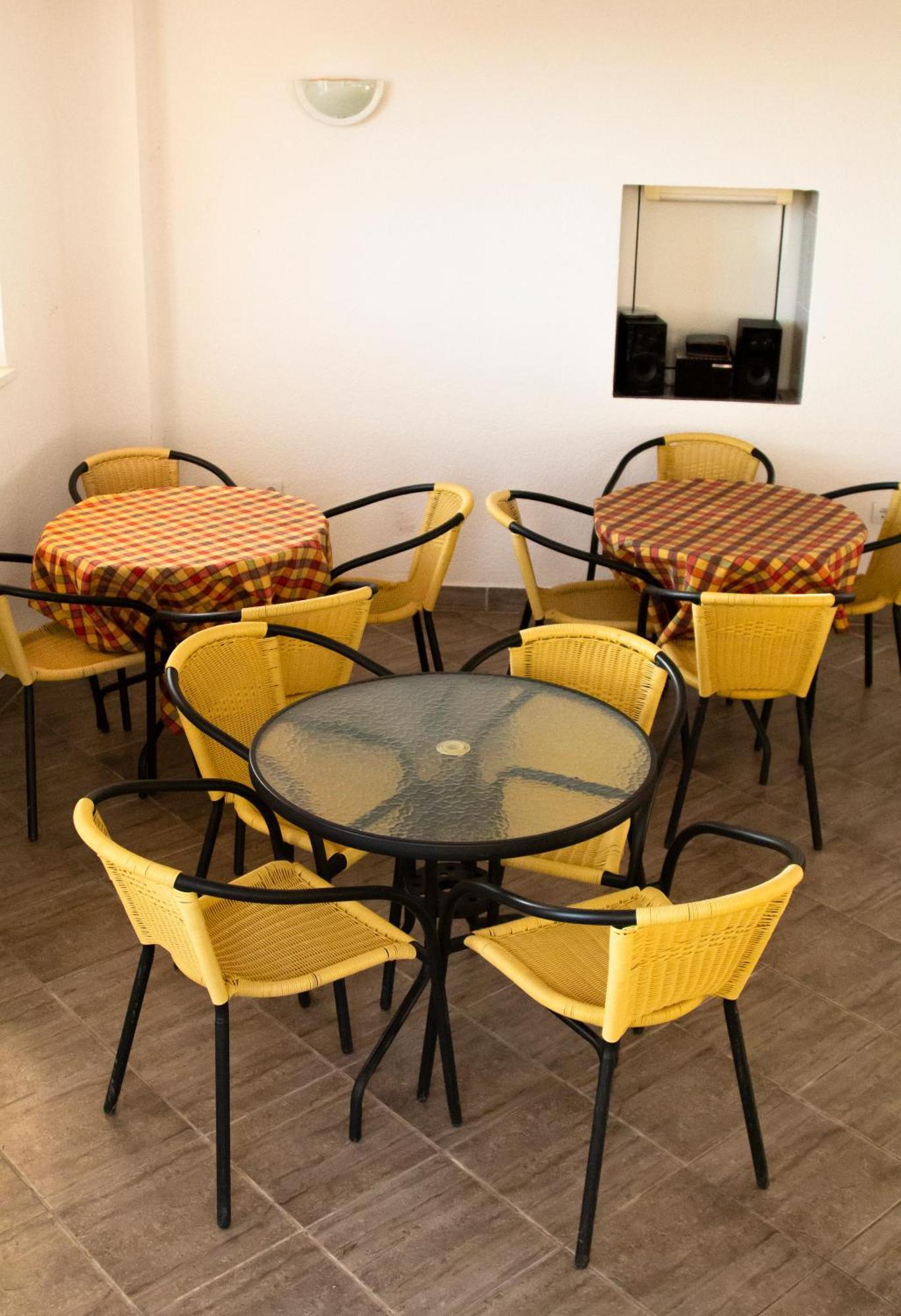 Snezna Kraljica Apartment Sutomore Bagian luar foto